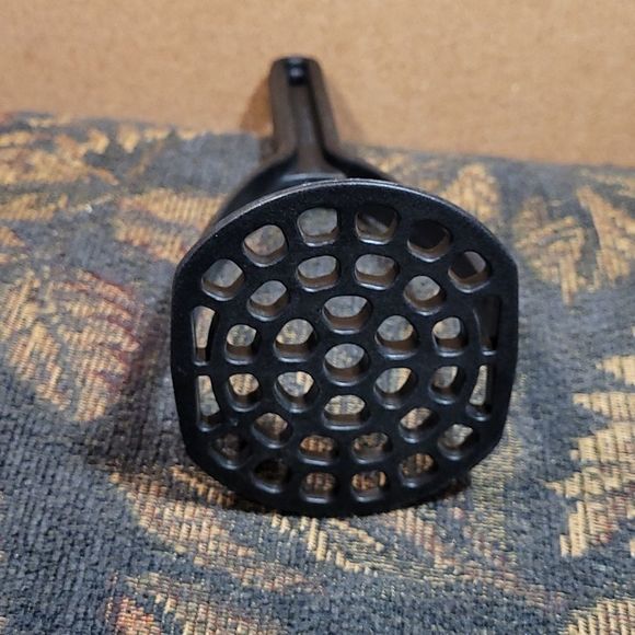 Pampered Chef Black Nylon Potato Bean Vegetable Fruit Masher Utensil - Picture 3 of 5
